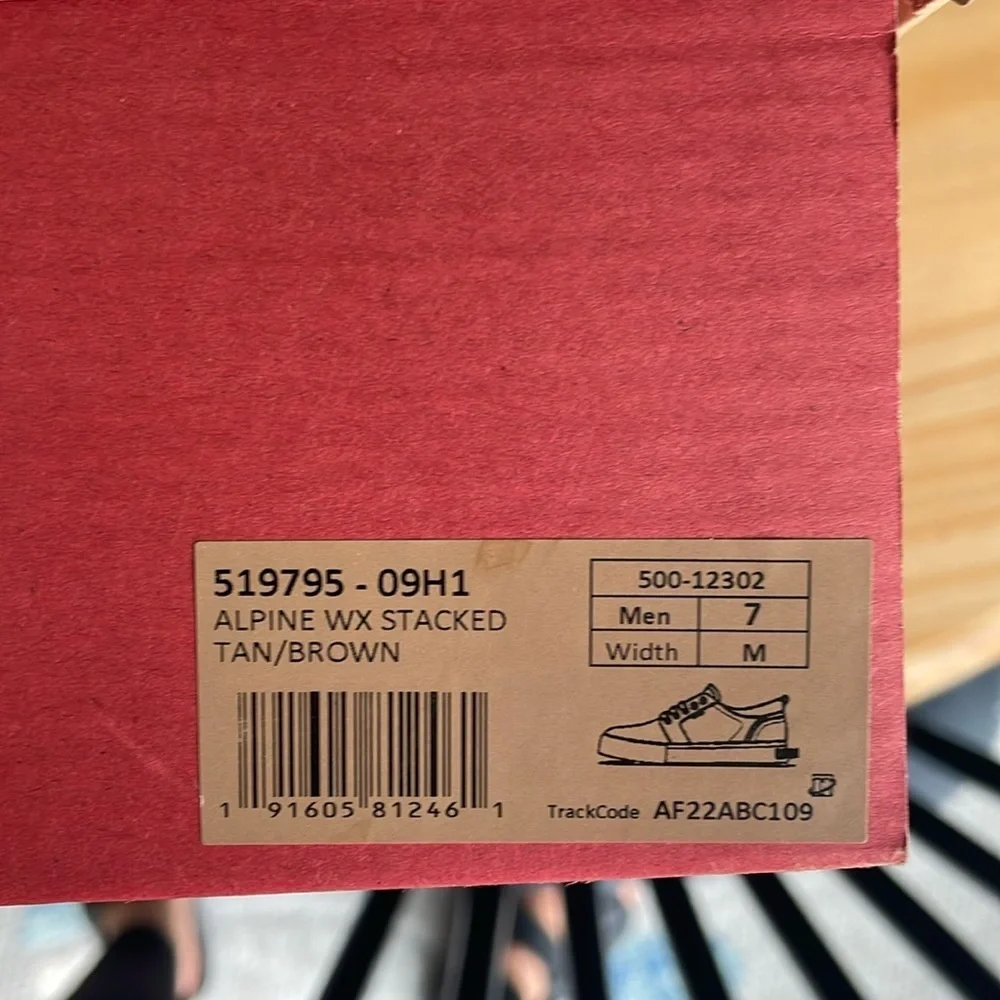 NEW in‎ Box! Levi Men's Alpine Brown Sneaker